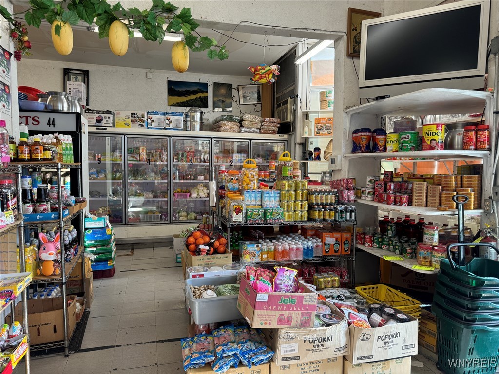 photo 3 : 831 Niagara Street, Buffalo NY 14213