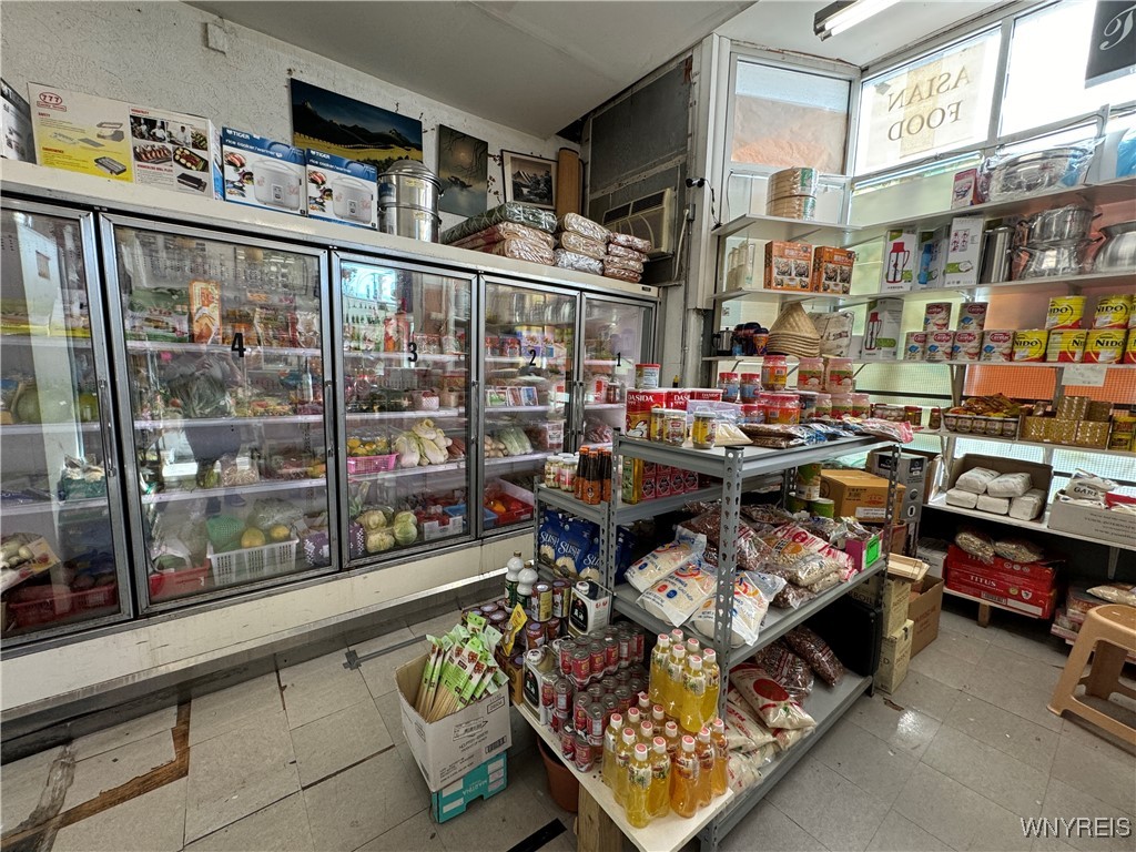 photo 4 : 831 Niagara Street, Buffalo NY 14213