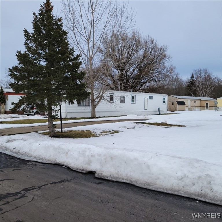 photo 3 : 1101 Brookwood Dr, Evans NY 14047