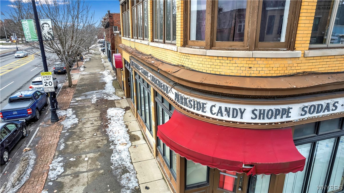 photo Le7Yhxh9plyAFuR3sXM: 2302 Main Street, Buffalo NY 14214