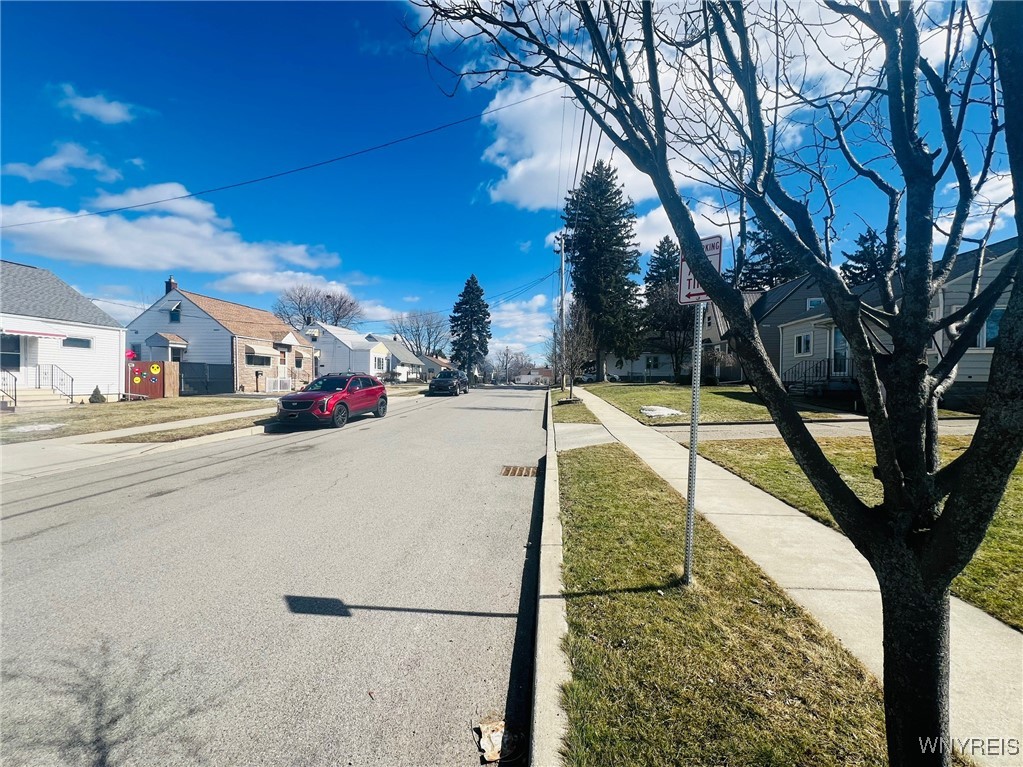 photo 3 : 191 Evergreen Place, Cheektowaga NY 14225