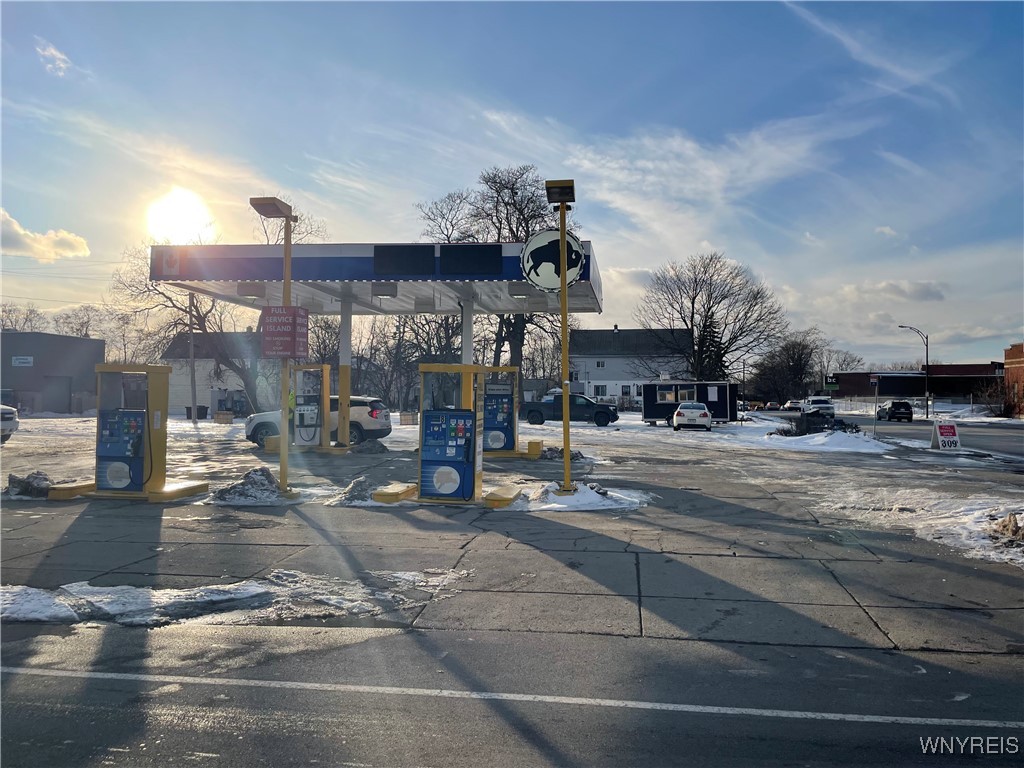 photo ymnhmbU: 473 East Delavan Avenue, Buffalo NY 14214