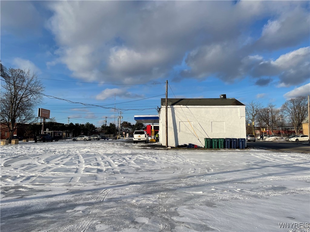 photo PmGa0MrJUkkFxrhtOzss5y8Ujh0l6G5qwISk: 473 East Delavan Avenue, Buffalo NY 14214