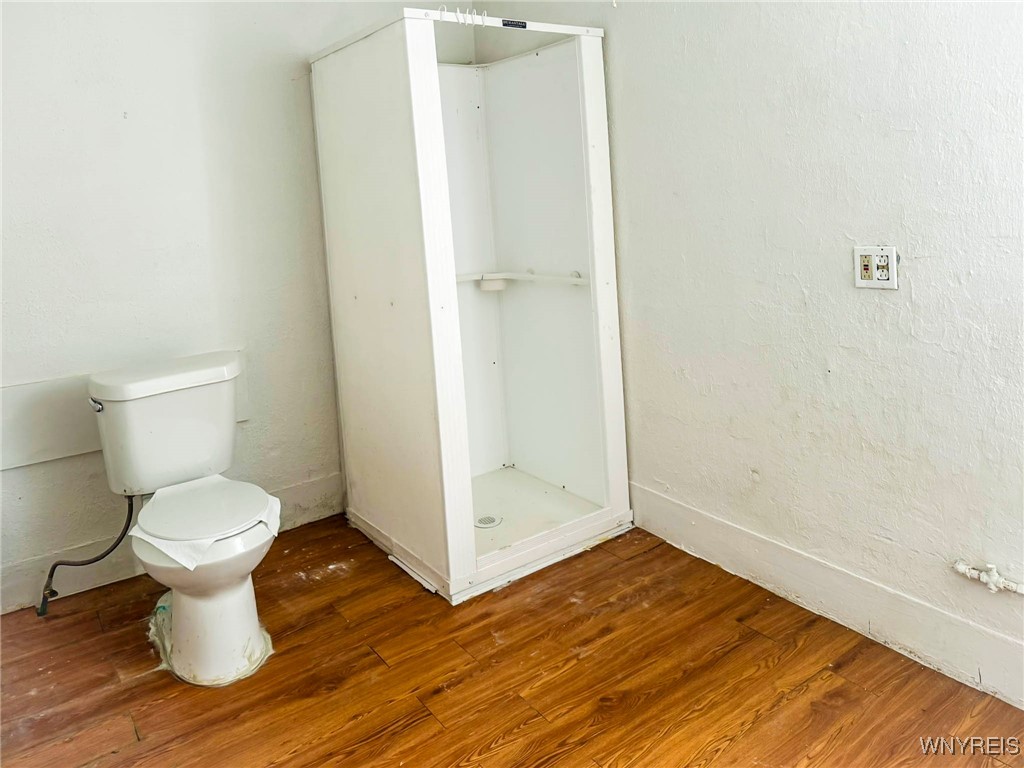 photo 2 : 435 Elmwood Avenue, Niagara Falls NY 14301