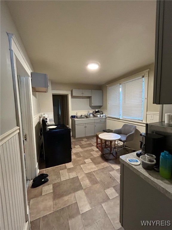 photo 4 : 2208 Woodlawn Avenue, Niagara Falls NY 14301