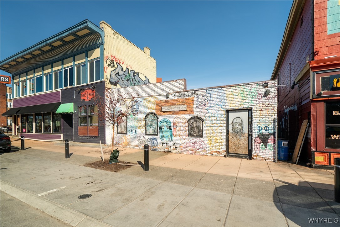 photo T8qOaMuNKbwyxVvQnqFz6RFkzOhFgMR-mj9HU: 249 Allen Street, Buffalo NY 14201