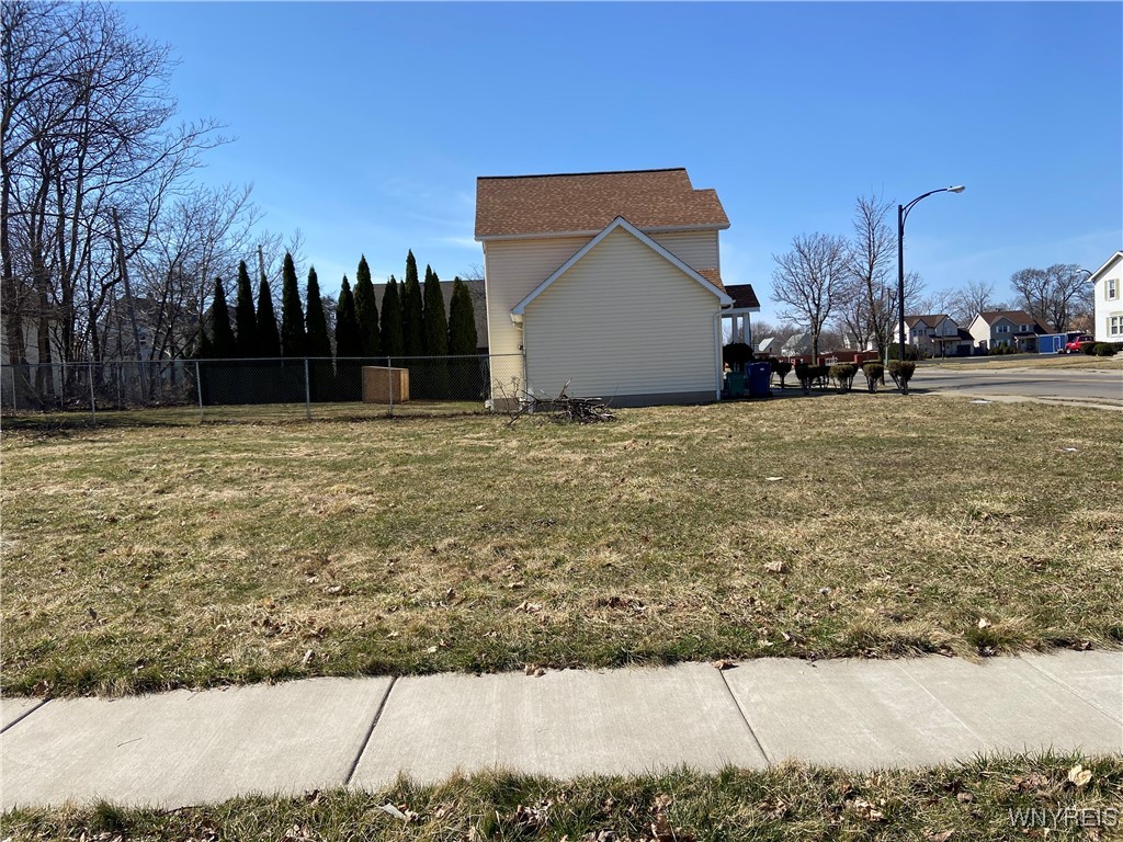 photo qYMl9-uH3WUgmxCqx0xYAdT8HK5OCP-youLUi75rY: 217 East Ferry Street S, Buffalo NY 14208