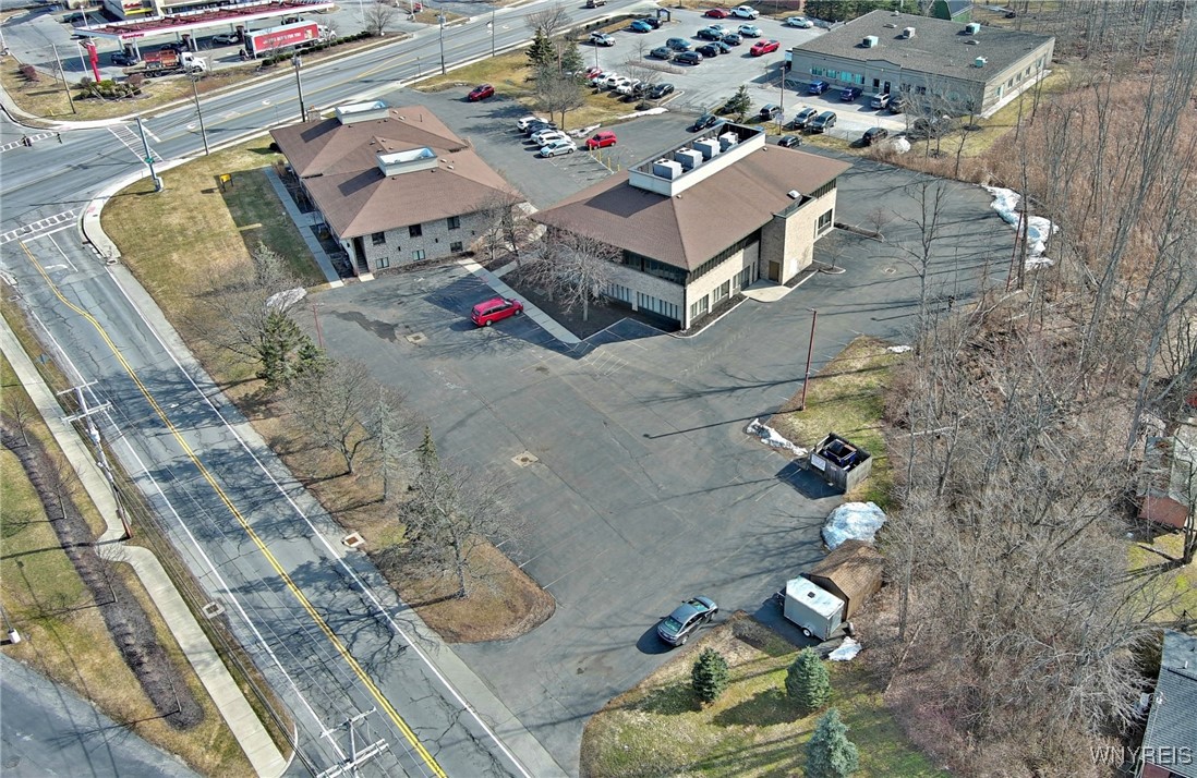 photo 4 : 1829 Maple Road, Amherst NY 14221