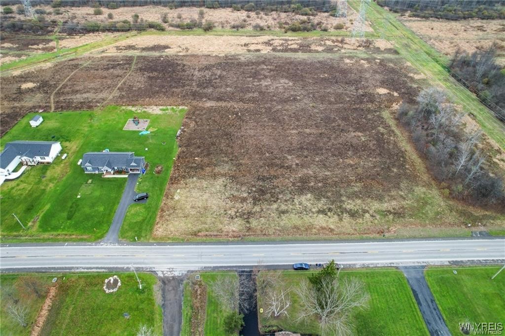photo agolx7cZ0nm4TnZMsz9g: 5185 Feigle Road, Pendleton NY 14094