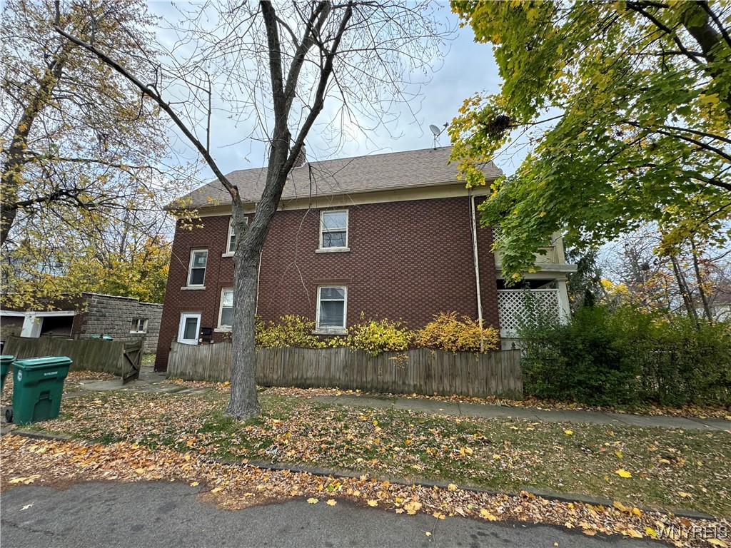 photo 2 : 2304 Monroe Avenue, Niagara Falls NY 14303