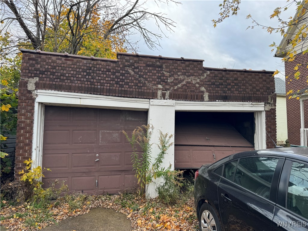 photo undefined: 2304 Monroe Avenue, Niagara Falls NY 14303
