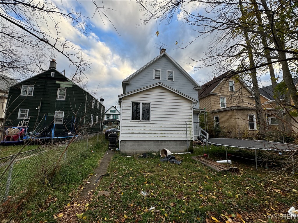 photo r7t2AdJbnWKOlMHM-1ptvWbG8T7jxGmjAjQ: 1952 Whitney Avenue, Niagara Falls NY 14301