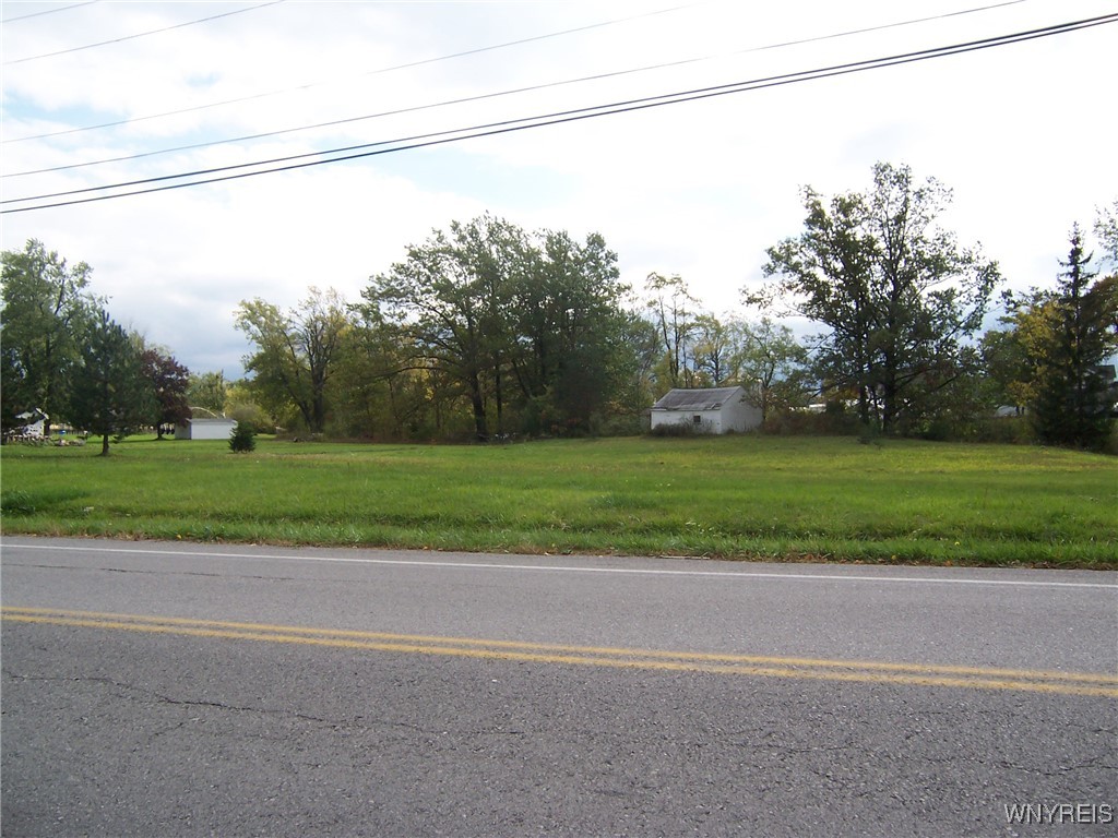 photo 3 : 2761 Tonawanda Creek Road, Amherst NY 14228
