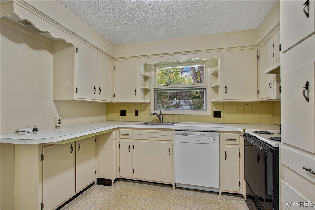 photo 2 : 3936 Seneca Street, West Seneca NY 14224
