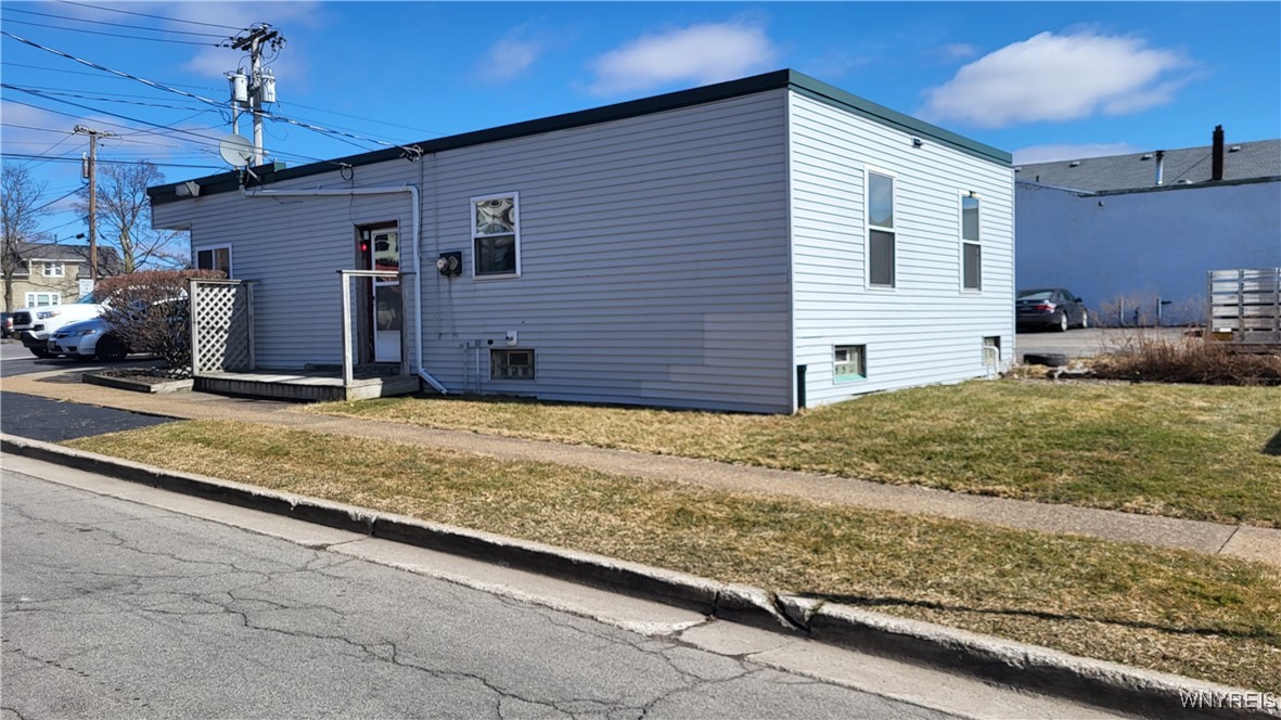 photo 2 : 2123 Clinton Street, West Seneca NY 14206