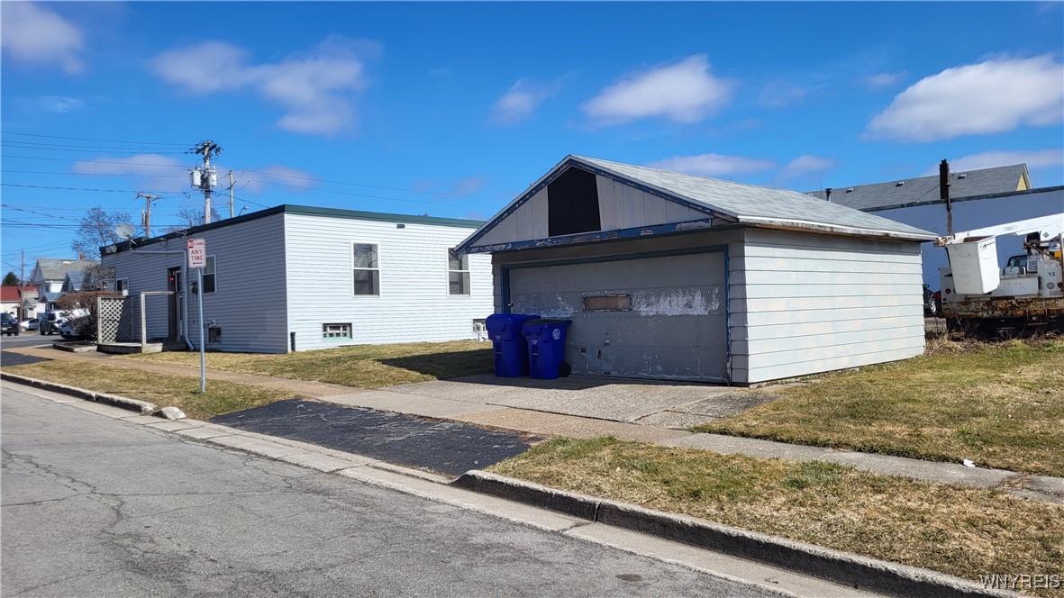photo 4 : 2123 Clinton Street, West Seneca NY 14206