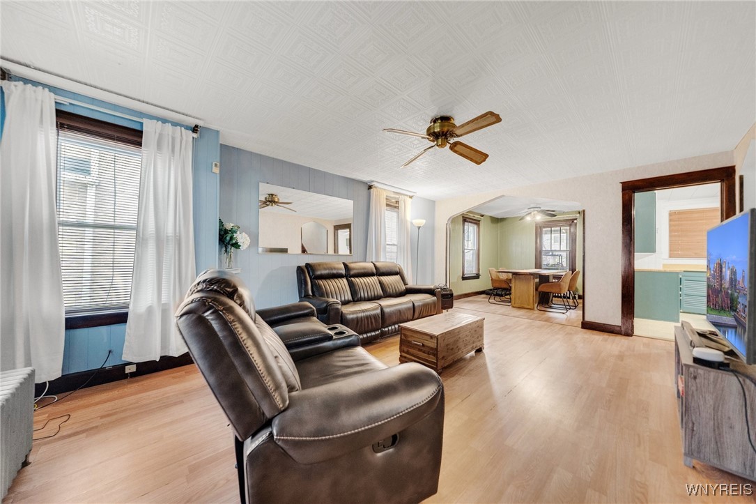 photo 2 : 2486 Willow Avenue, Niagara Falls NY 14305