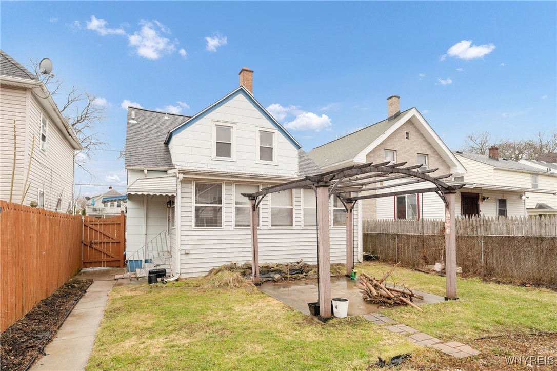 photo R7zS2In0DWKDeuTclfa4Bcp1UU: 2486 Willow Avenue, Niagara Falls NY 14305