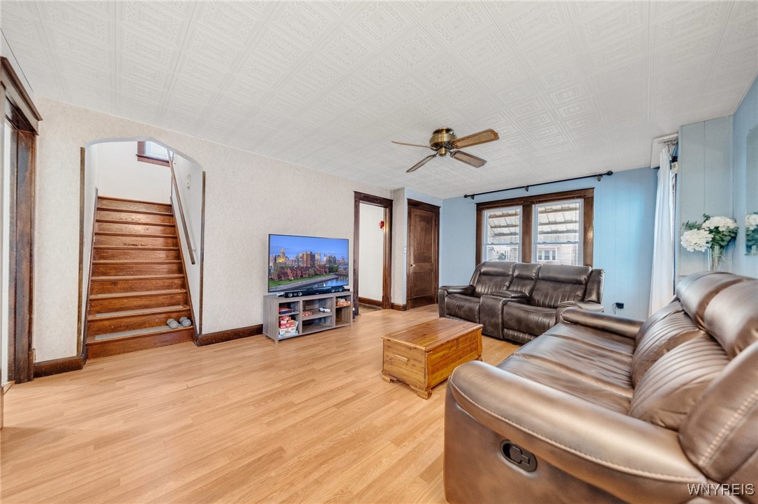 photo 3 : 2486 Willow Avenue, Niagara Falls NY 14305