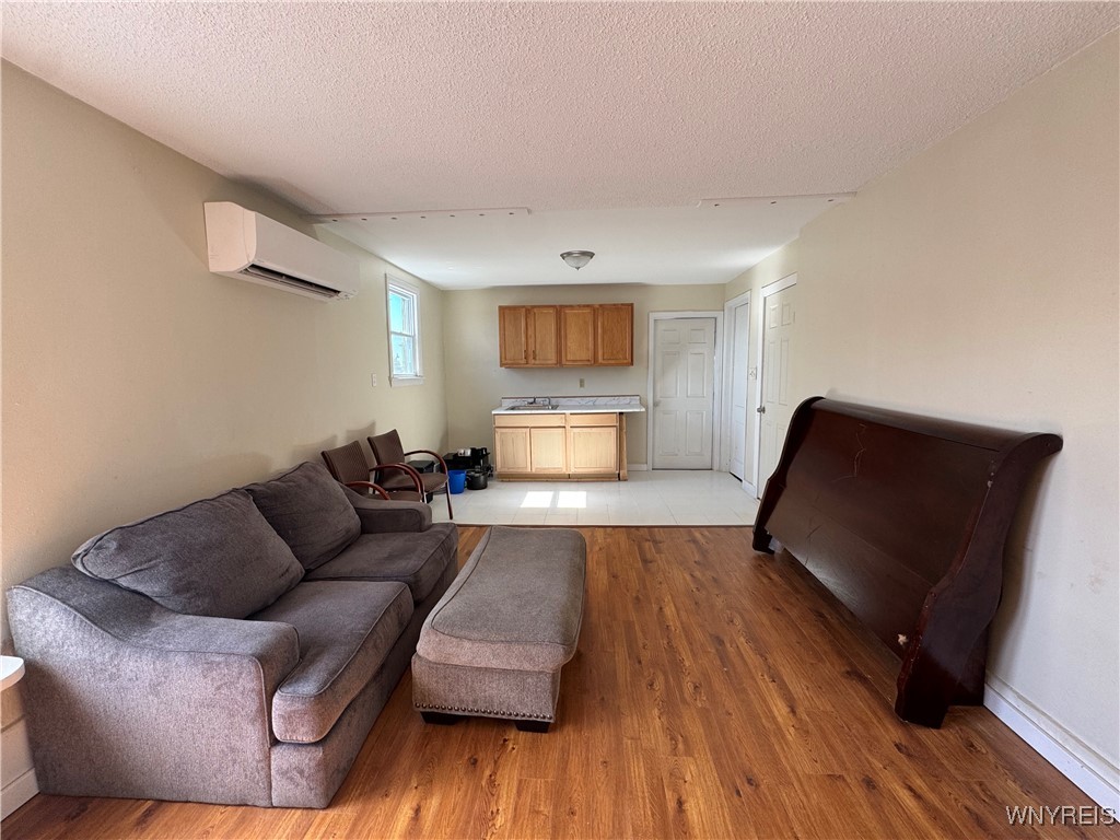photo 3zvJrnUkQUwuWdeE: 632 7th Street 6, Niagara Falls NY 14301