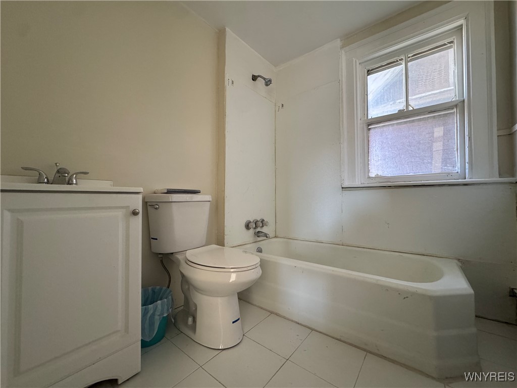 photo 3 : 632 7th Street 6, Niagara Falls NY 14301