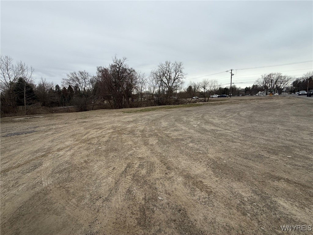 photo jljyRdJk5KKs: 527 East And West Road, West Seneca NY 14224