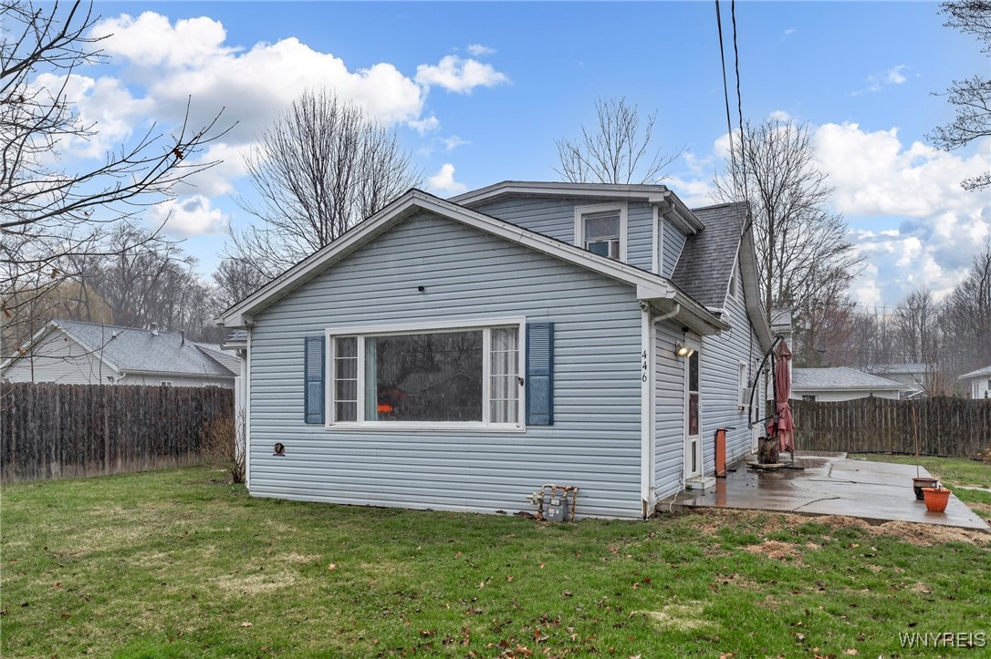 photo 3 : 446 Jefferson Avenue, Evans NY 14006