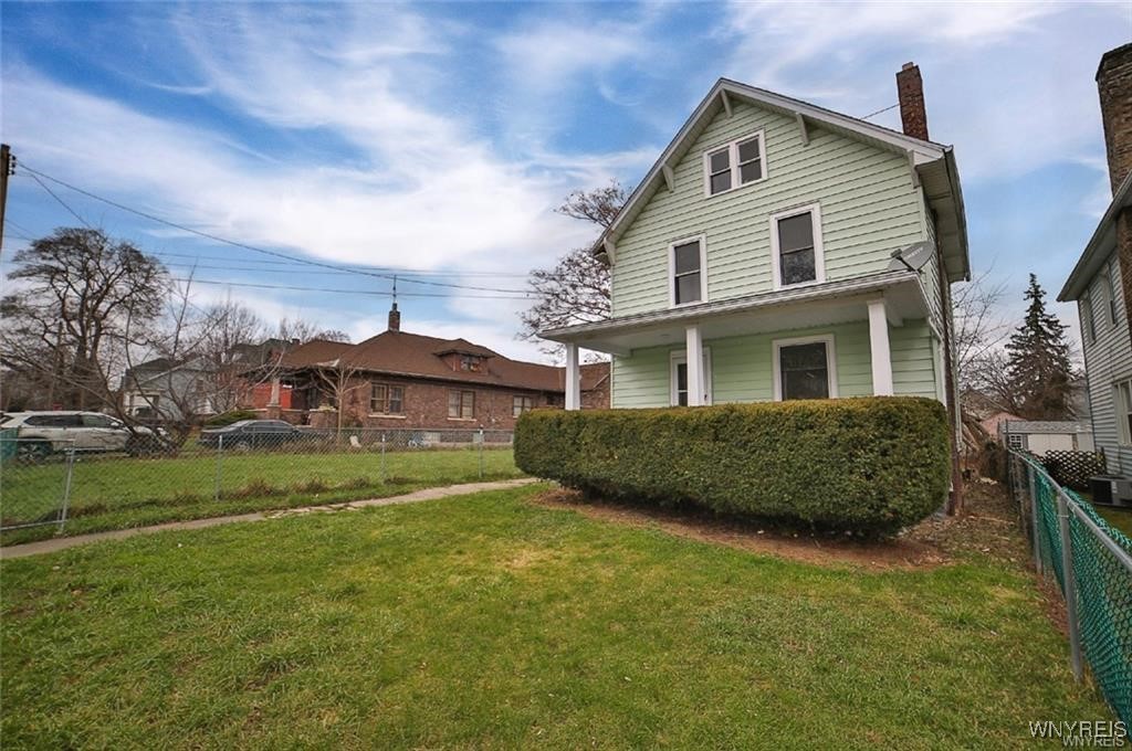 photo 3 : 1824 Niagara Avenue, Niagara Falls NY 14305