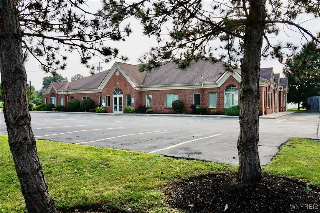 photo 3 : 1120 Youngs Road, Amherst NY 14221