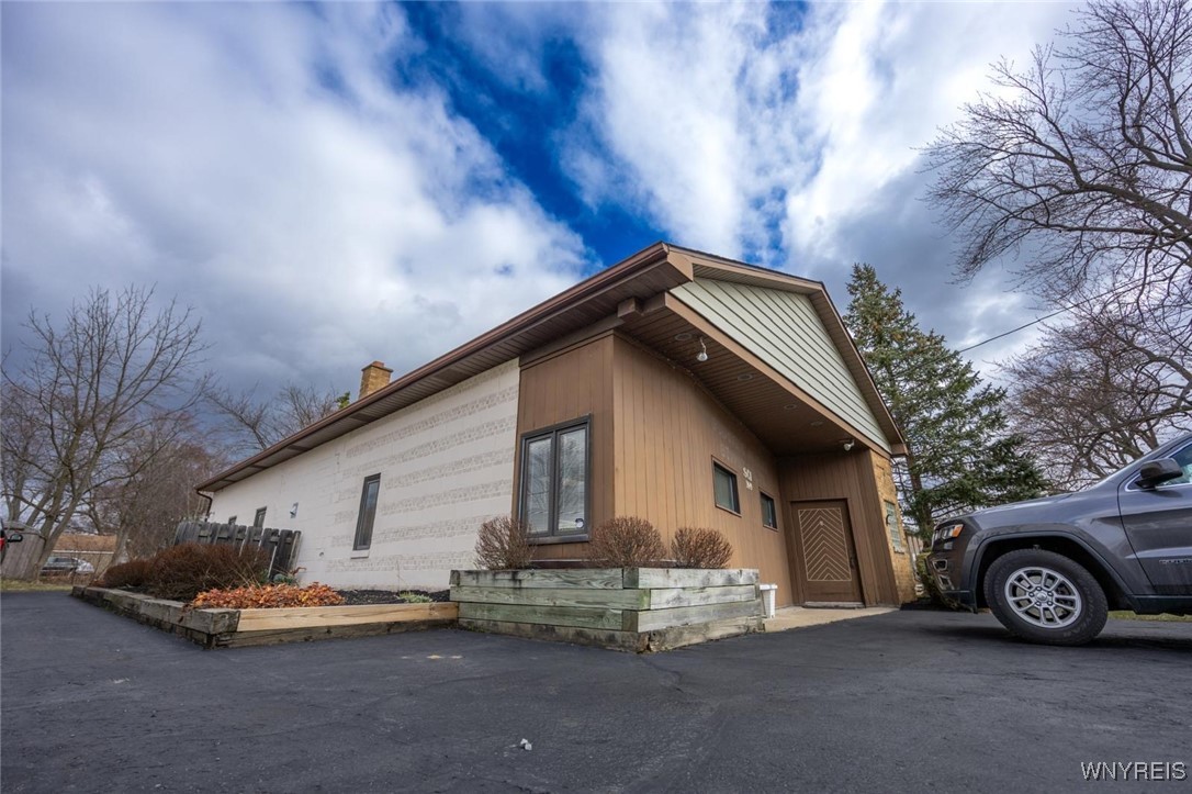 photo 1 : 2449 Niagara Road, Wheatfield NY 14304