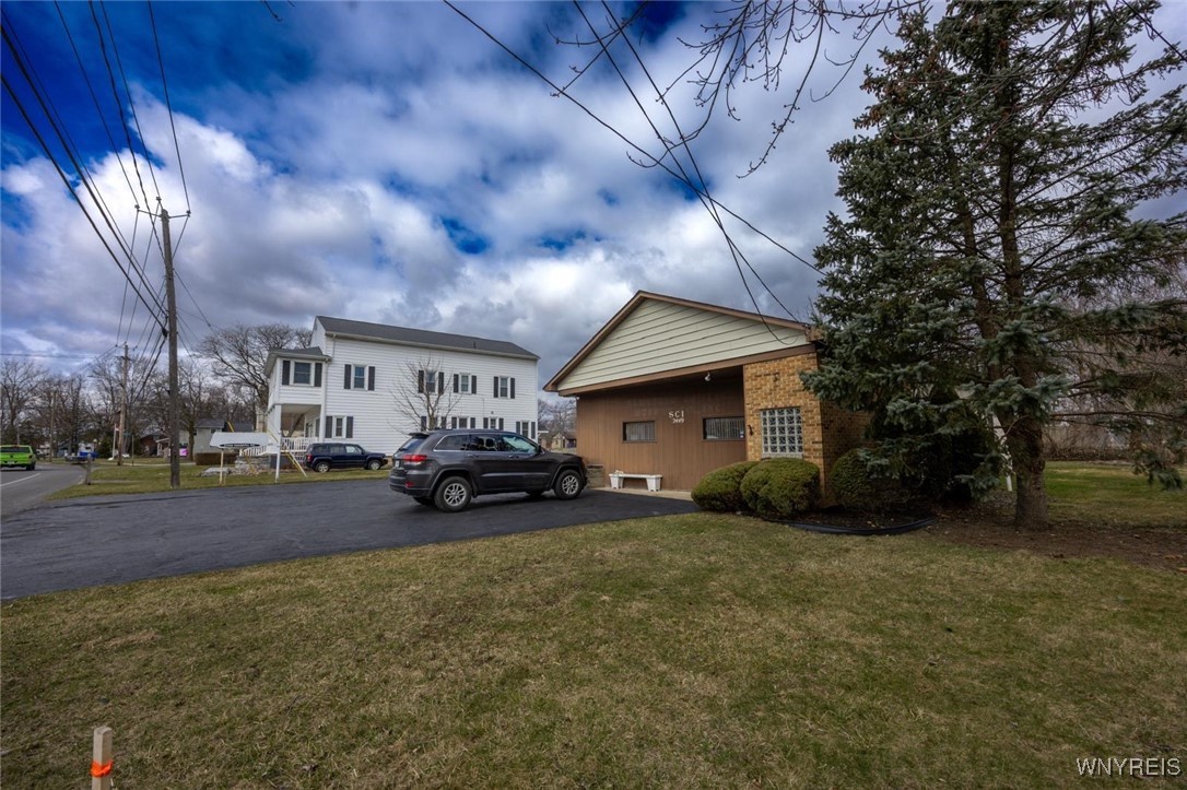 photo 2 : 2449 Niagara Road, Wheatfield NY 14304