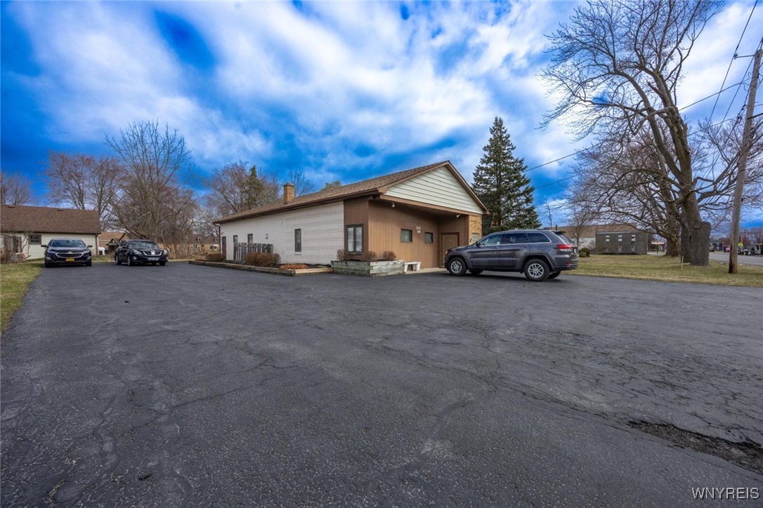 photo 3 : 2449 Niagara Road, Wheatfield NY 14304