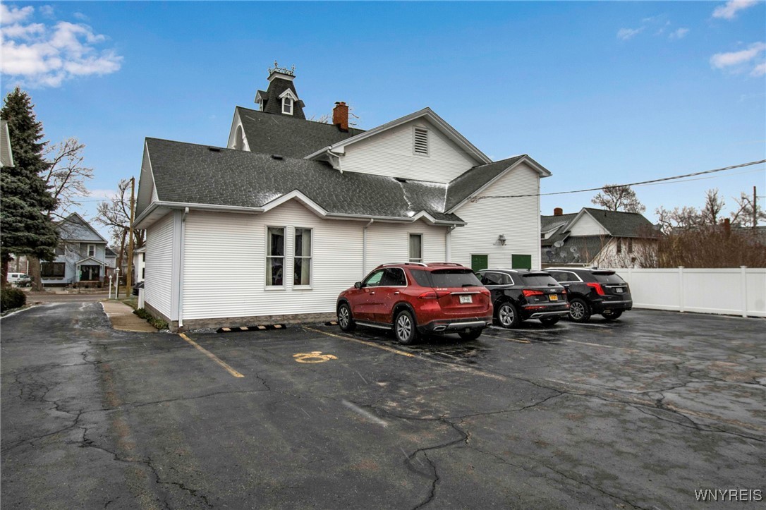 photo 3 : 186 East Avenue, Lockport City NY 14094