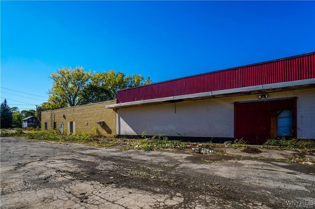 photo 3 : 1035 Cleveland Avenue, Niagara Falls NY 14305