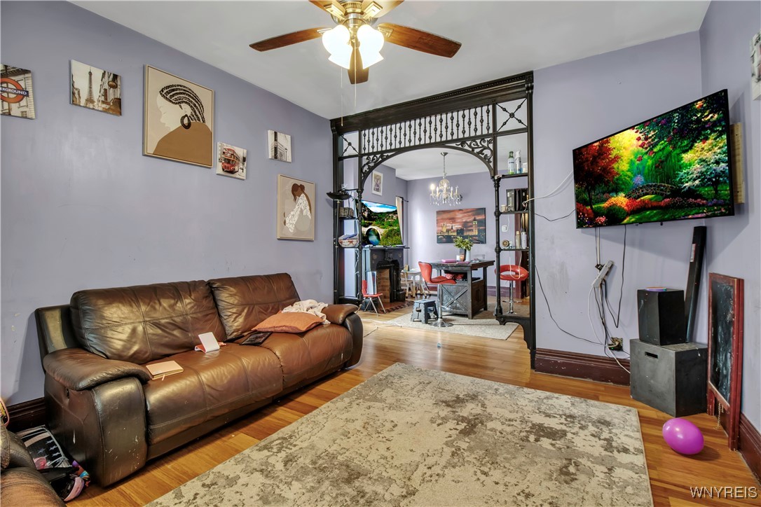 photo 3 : 938 Niagara Street, Buffalo NY 14213