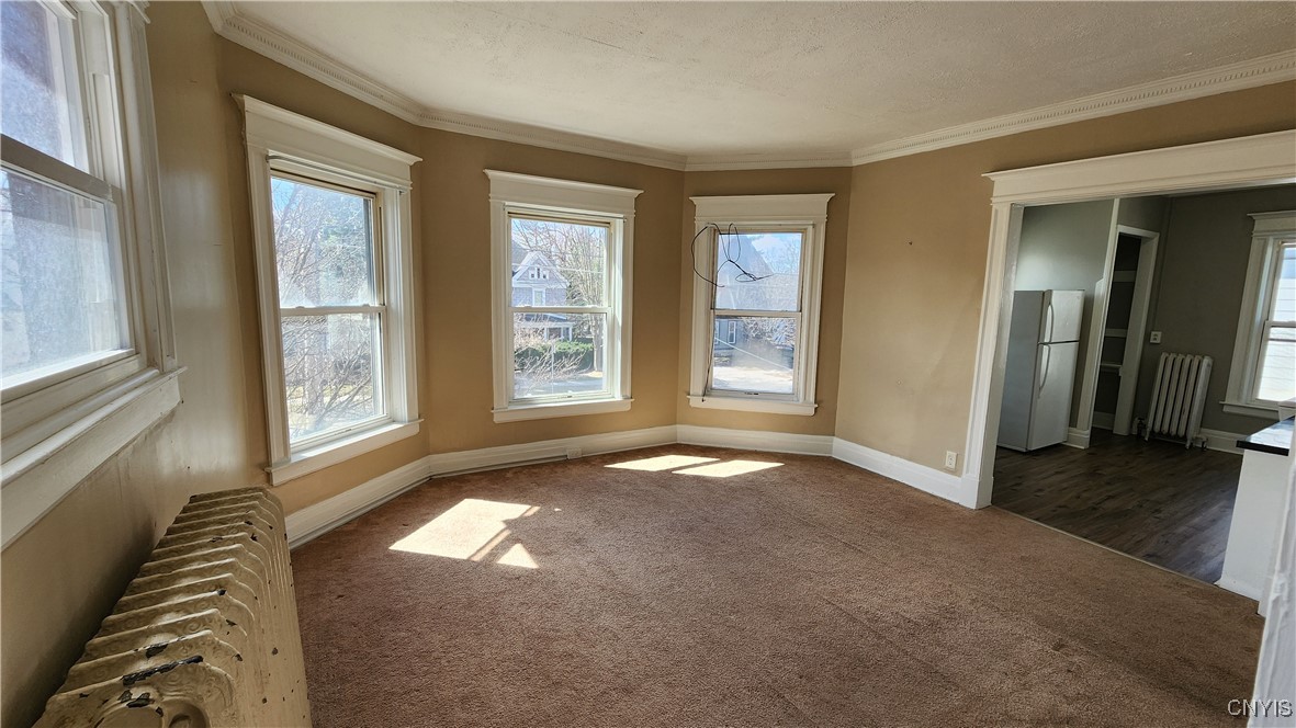 photo Lmf7AwRSdQyqMiJTAuuo: 927 State Street, Watertown City NY 13601