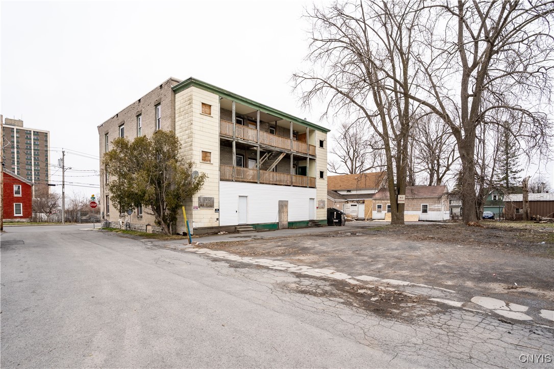 photo 3 : 140 High Street, Watertown City NY 13601