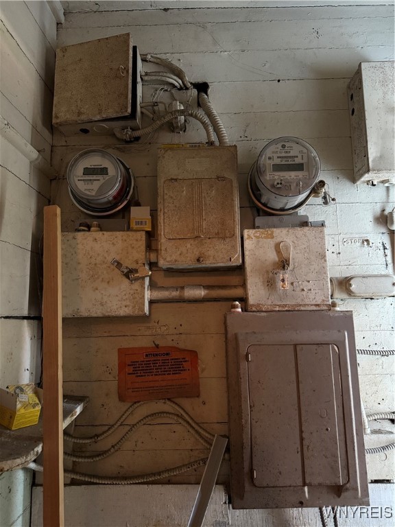 photo ECt8RzRx3PlPyfViQDOMN98n9R7Vjc: 837 Niagara Street, Buffalo NY 14213