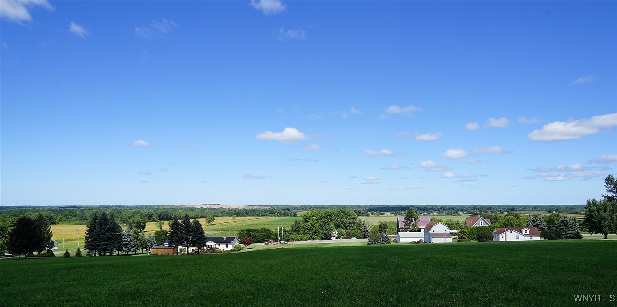 photo DrnlmizvLzjWWA60:  Ridge Road, Lewiston NY 14092