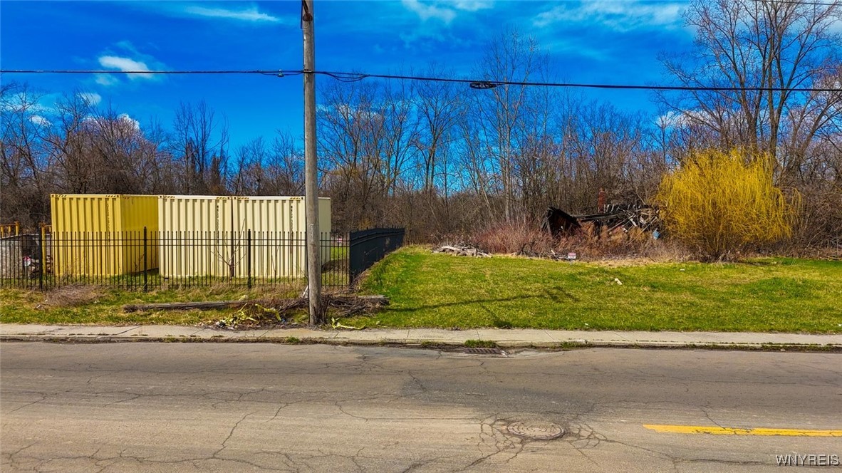 photo 2 : 3402 Highland Avenue, Niagara Falls NY 14305