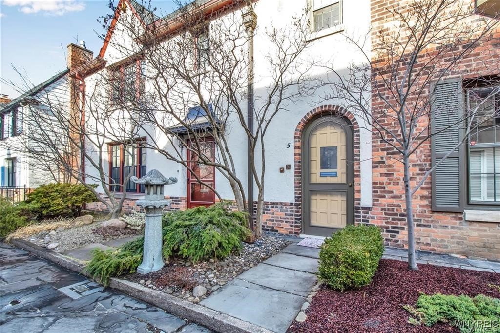 photo undefined: 5 Mayfair Lane, Buffalo NY 14201