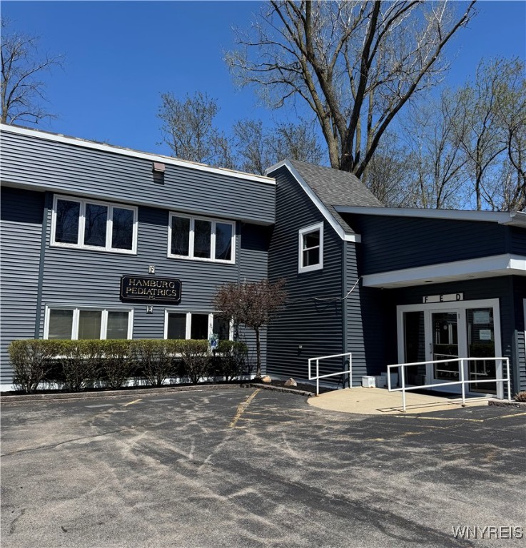 photo undefined: 4390 Quinby Suite F Drive, Hamburg NY 14075