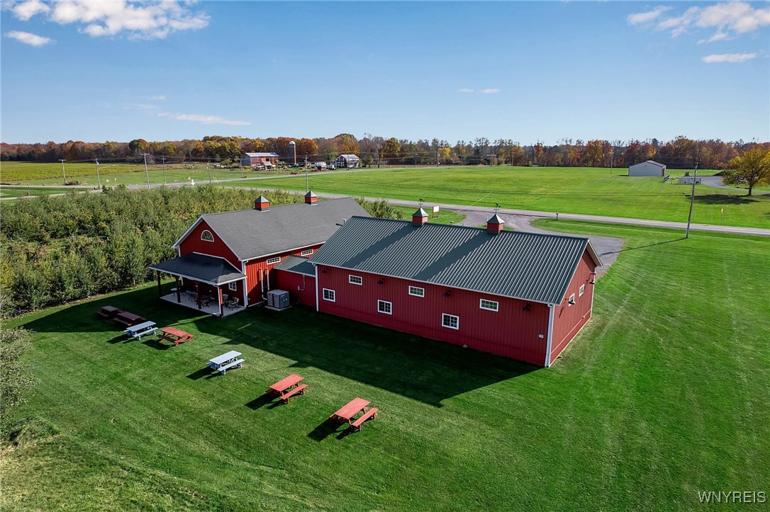 photo 3 : 8503 Lower Lake Road, Somerset NY 14012