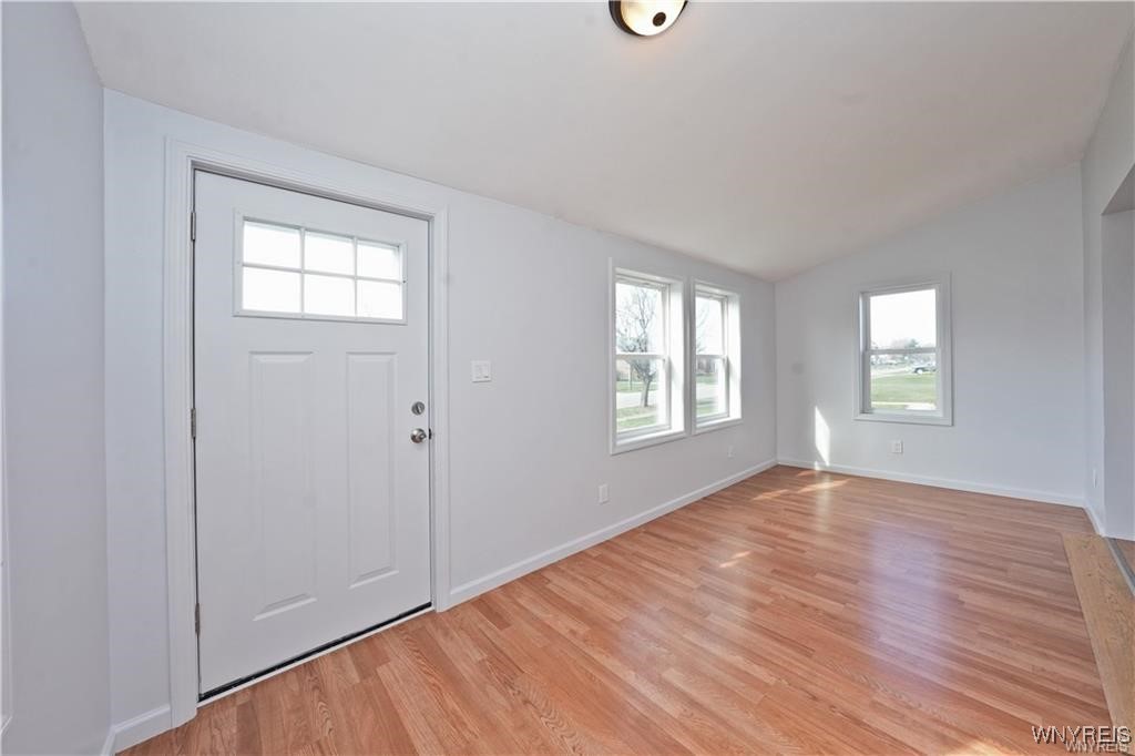 photo 3 : 250 Danbury Drive, Cheektowaga NY 14225