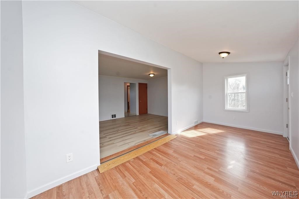 photo 4 : 250 Danbury Drive, Cheektowaga NY 14225