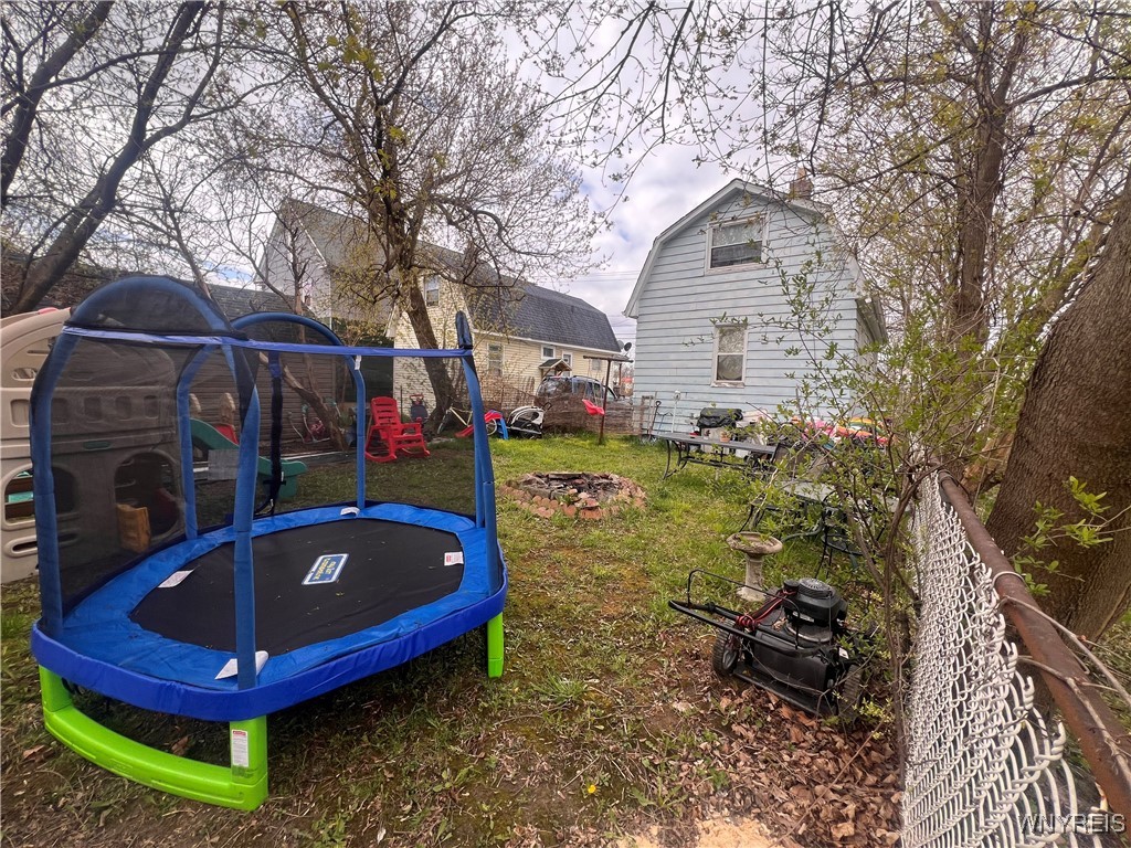 photo : 417 Hyde Park Boulevard, Niagara Falls NY 14303