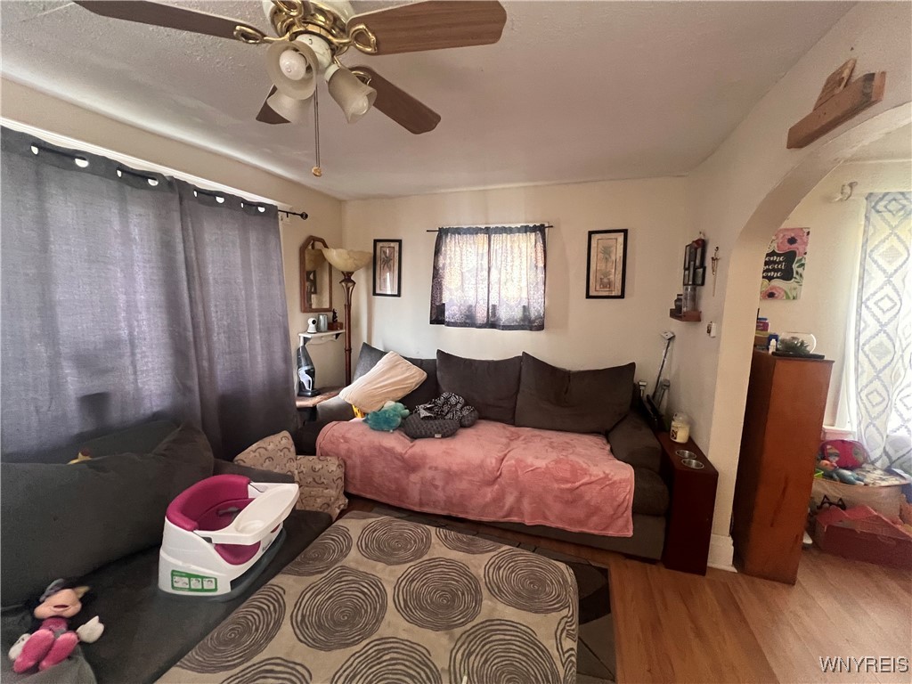 photo 3 : 417 Hyde Park Boulevard, Niagara Falls NY 14303