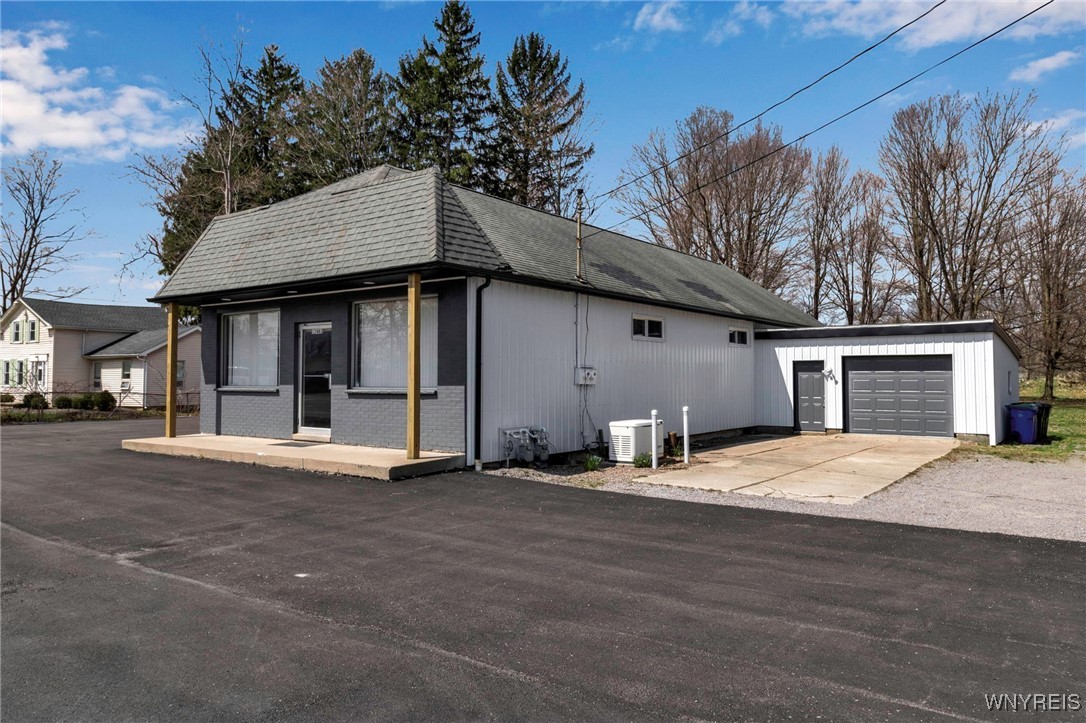 photo qtLNdG51TXLmKCMuwJ: 12482 Broadway Street, Alden NY 14004
