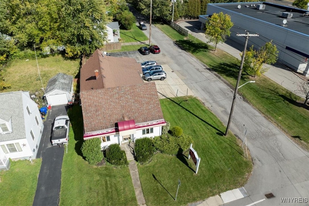 photo LXbvg3-Fo2x4: 736 Center Road, West Seneca NY 14224
