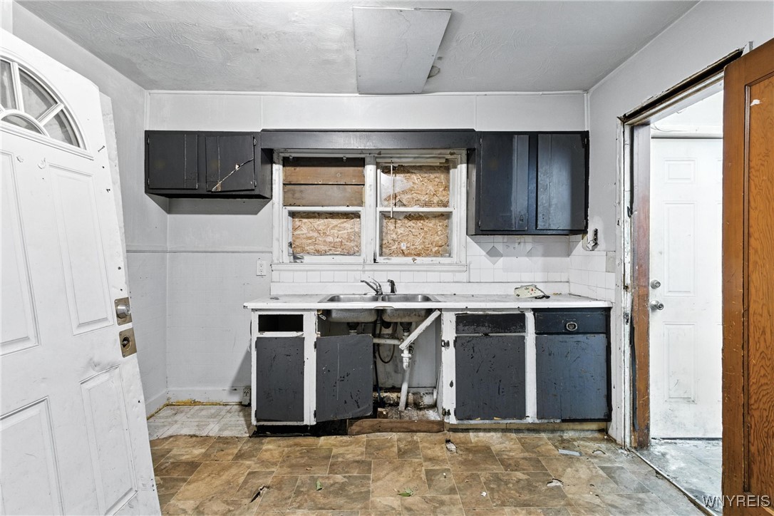 photo 2 : 2219 Walnut Avenue, Niagara Falls NY 14301